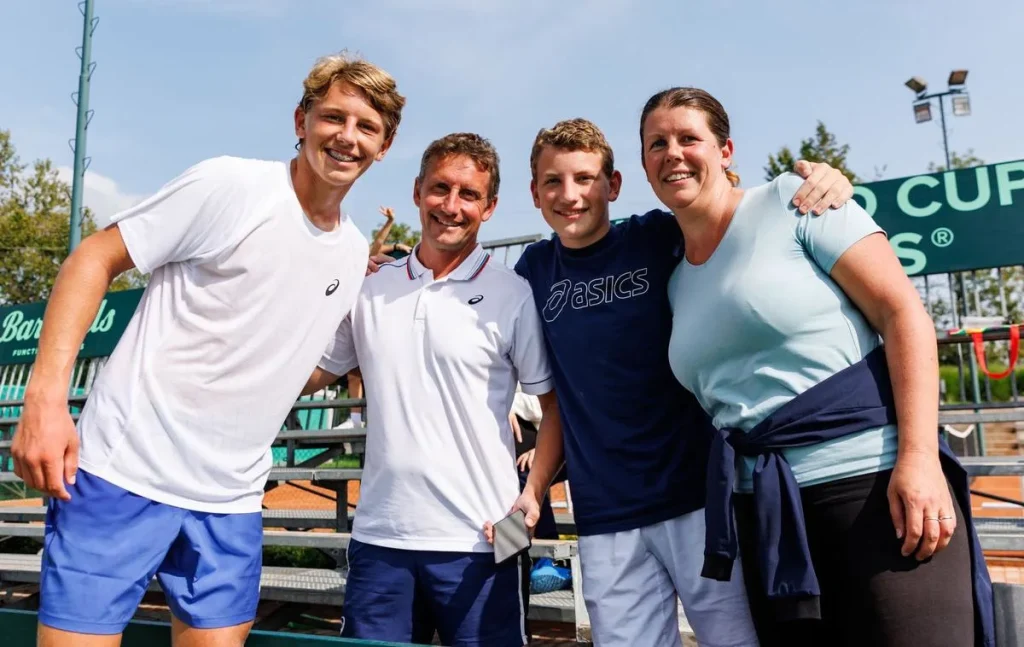 Tennis Triangle